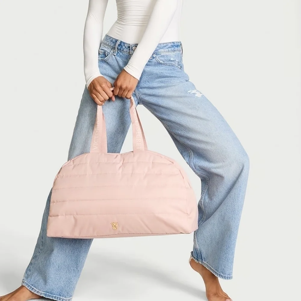 VS SPORT PINK DUFFLE BAG💄2024💄 - Picture 1 of 6